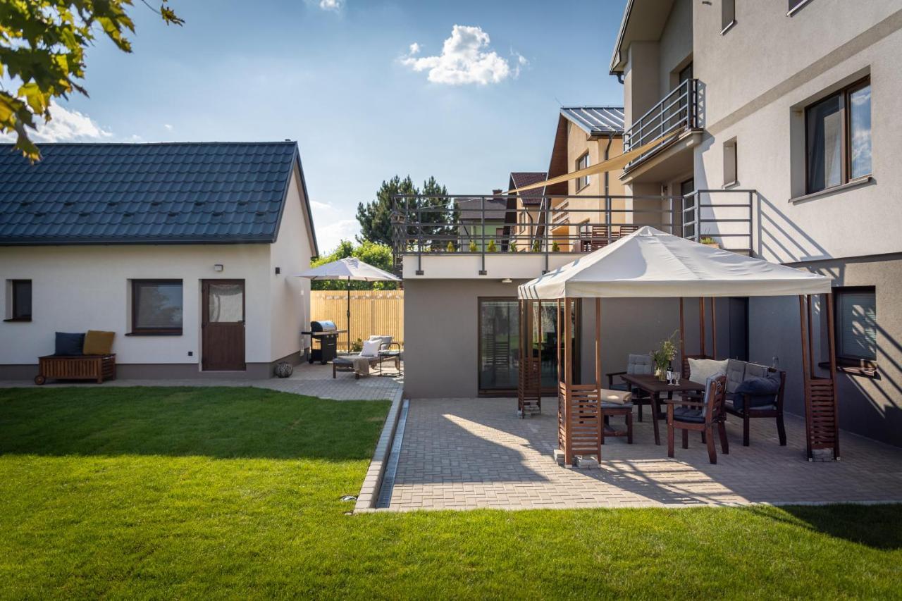 Stylish Apartment Under The Tatras Strba Exterior photo